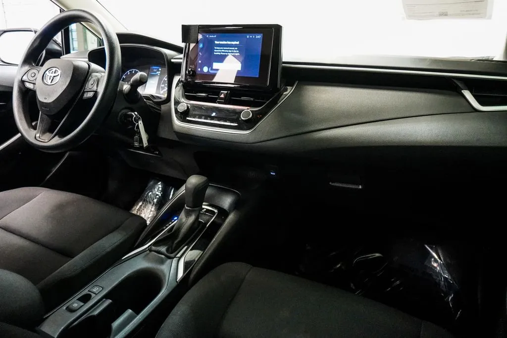 2025 Toyota Corolla LE, photo 6