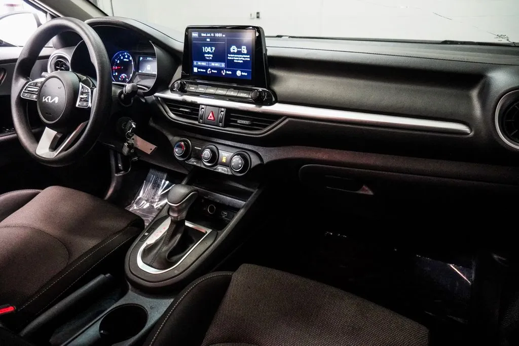2024 Kia Forte LXS, photo 5