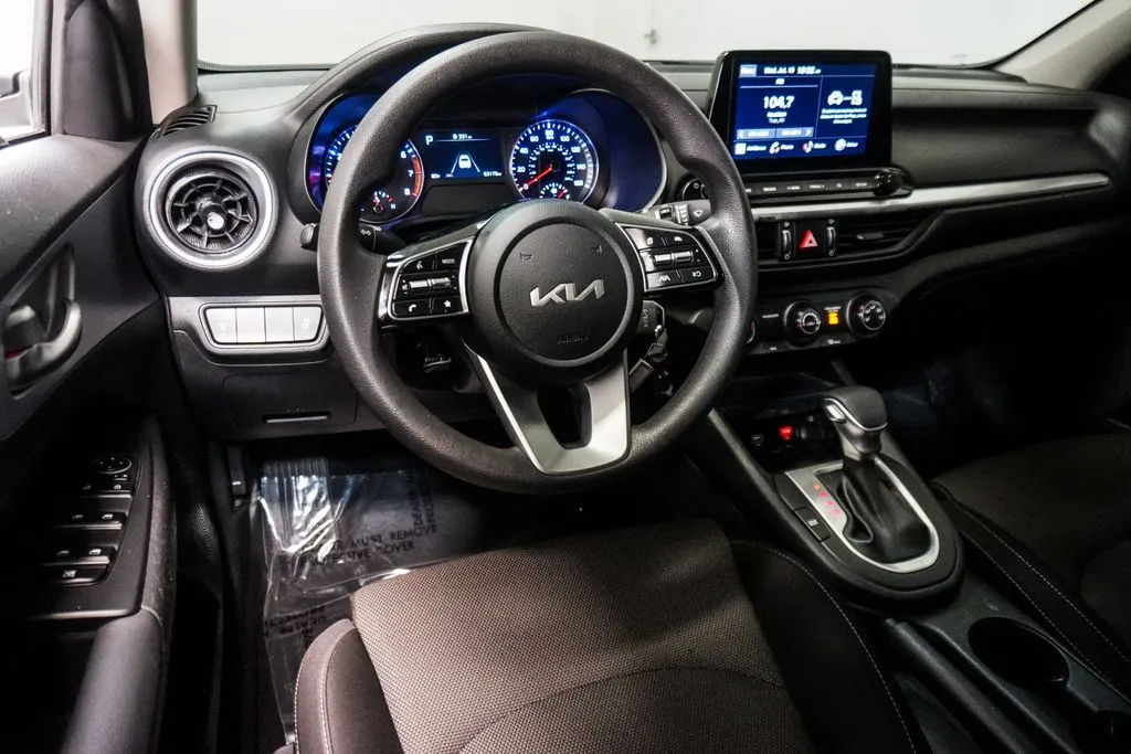 2024 Kia Forte LXS, photo 7