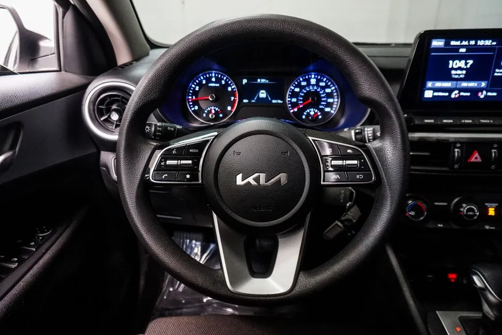 2024 Kia Forte LXS, photo 8