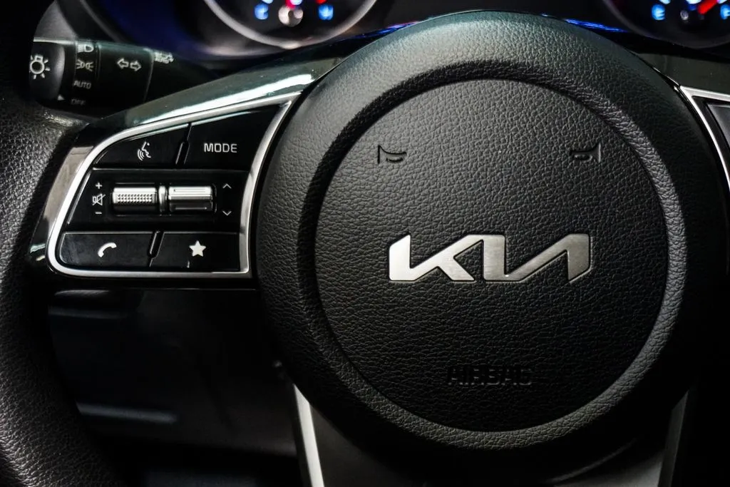 2024 Kia Forte LXS, photo 10