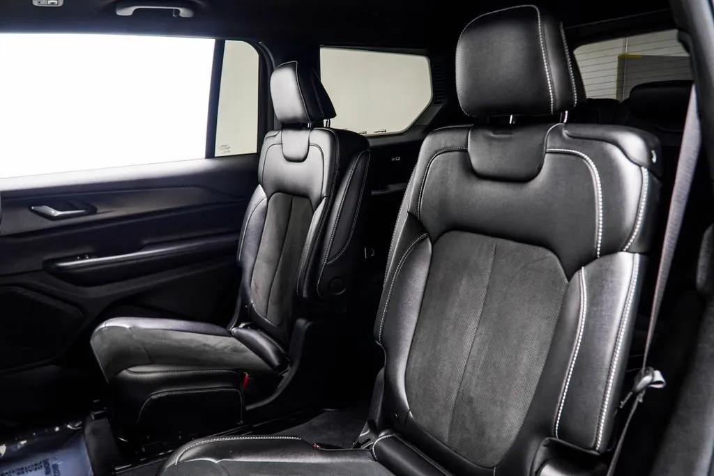 2023 Jeep Grand Cherokee L Altitude, photo 32