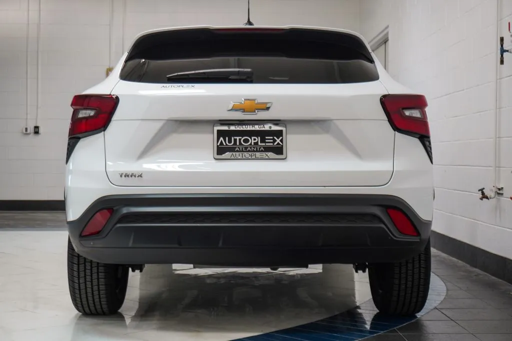 2025 Chevrolet Trax LS, photo 31