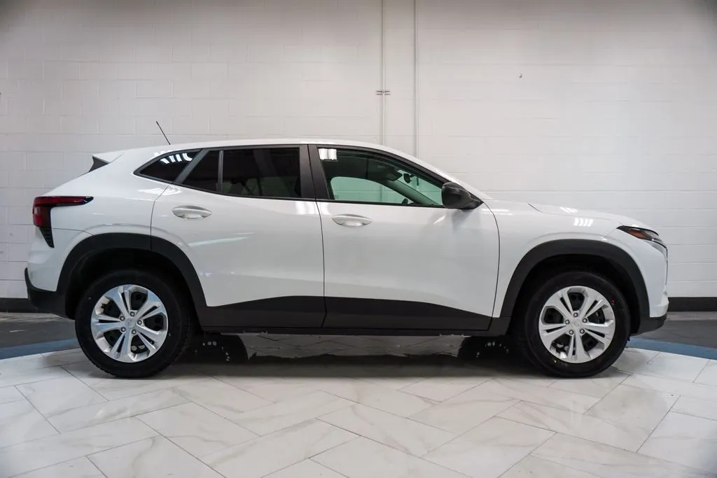 2025 Chevrolet Trax LS, photo 29