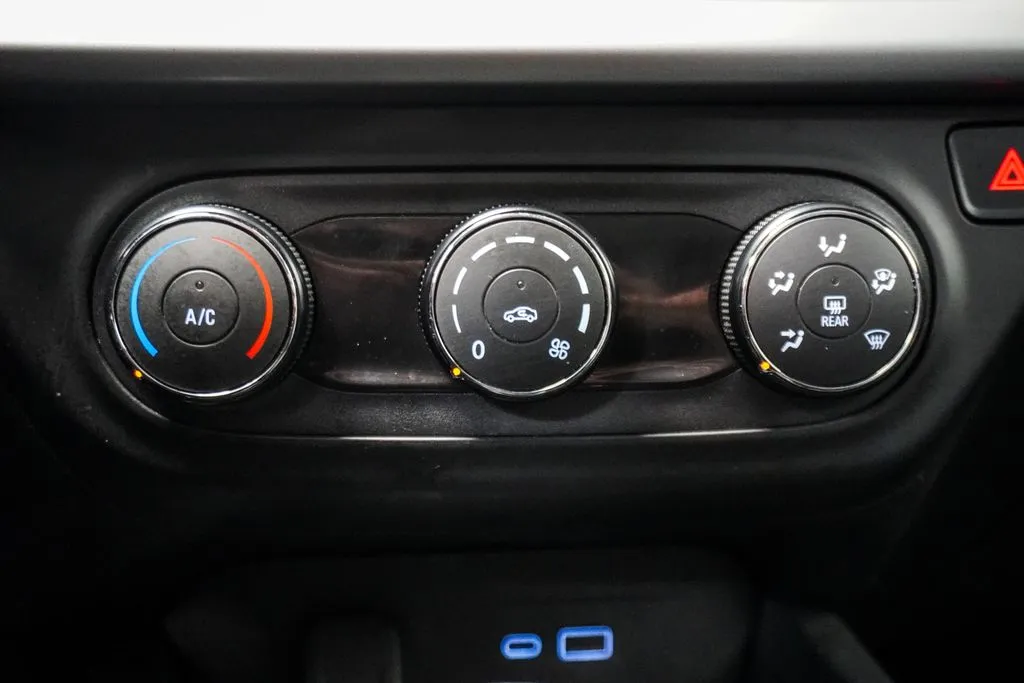 2025 Chevrolet Trax LS, photo 19
