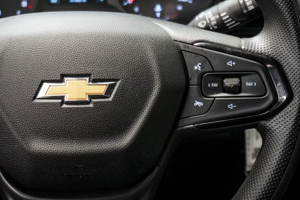 2025 Chevrolet Trax LS, photo 10