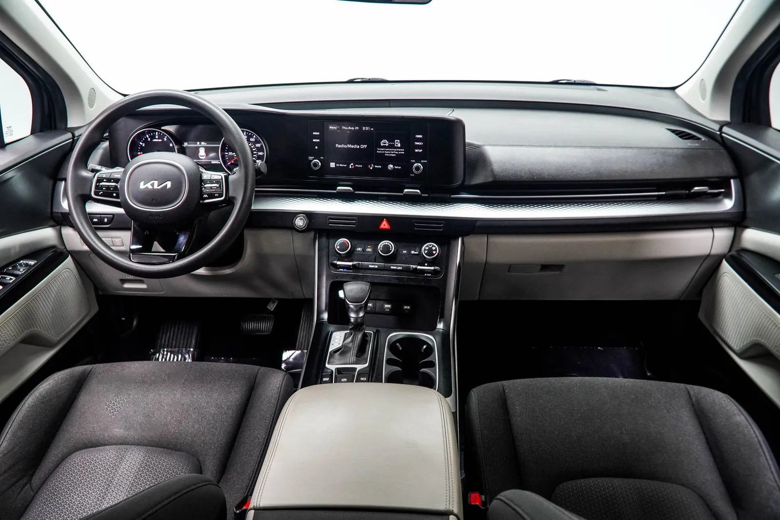 2023 Kia Carnival LX, photo 3