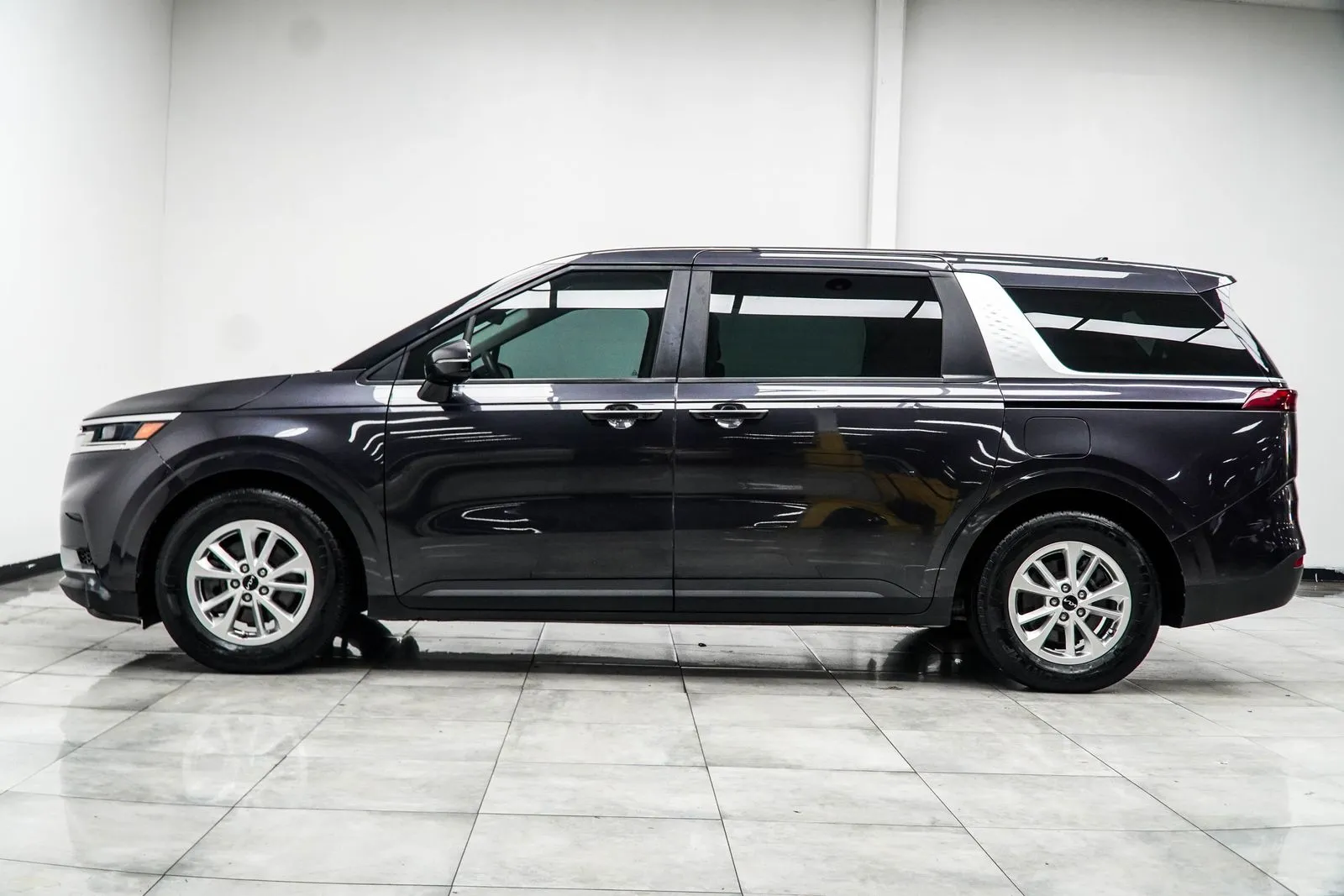 2023 Kia Carnival LX, photo 8
