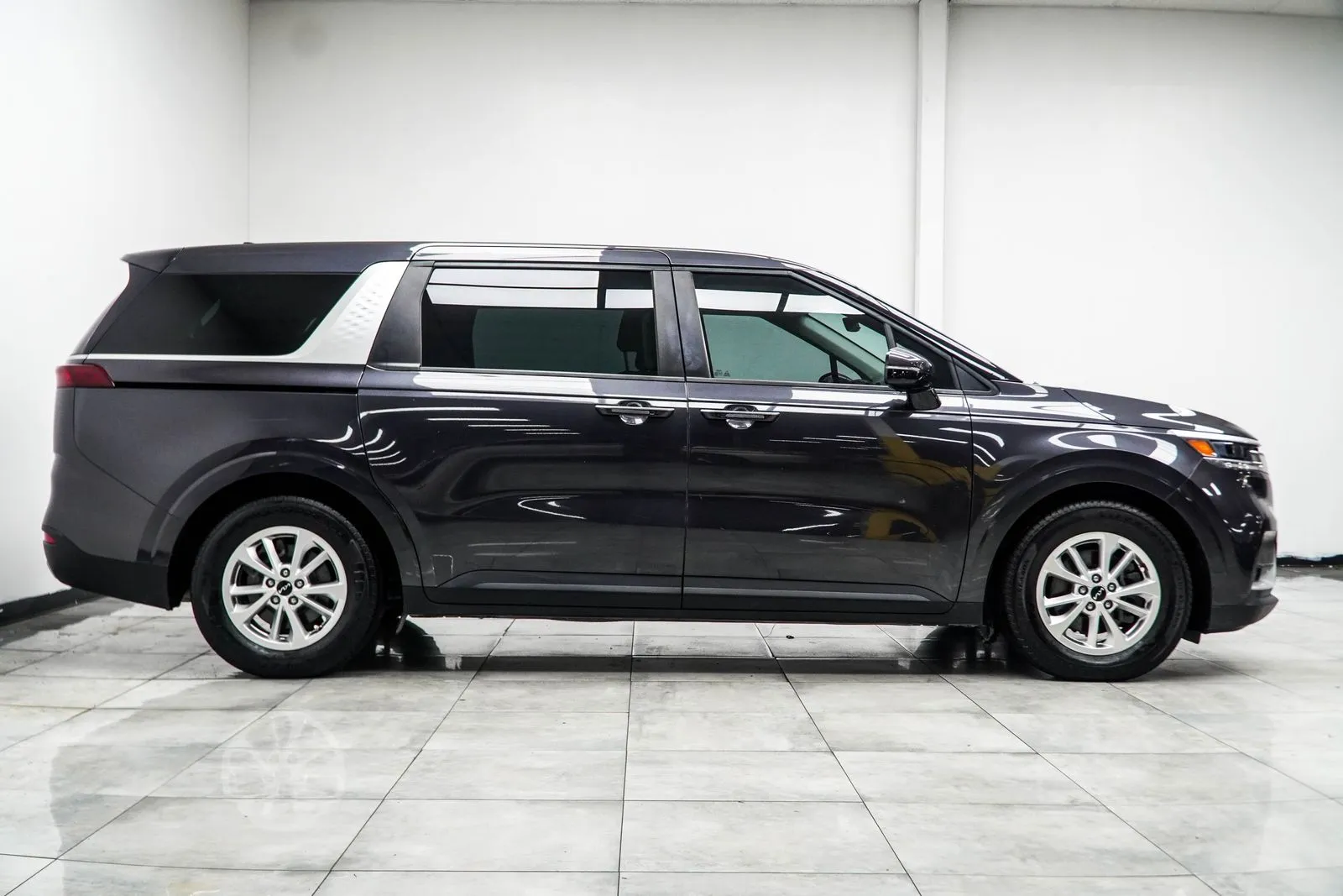 2023 Kia Carnival LX, photo 5