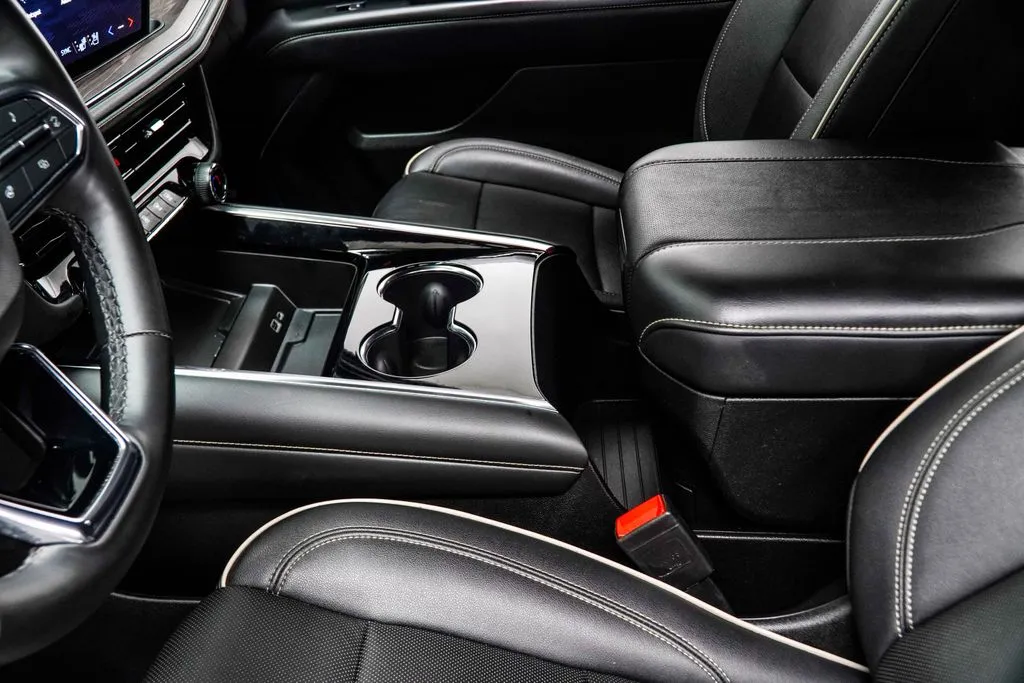 2025 Chevrolet Tahoe Premier, photo 21