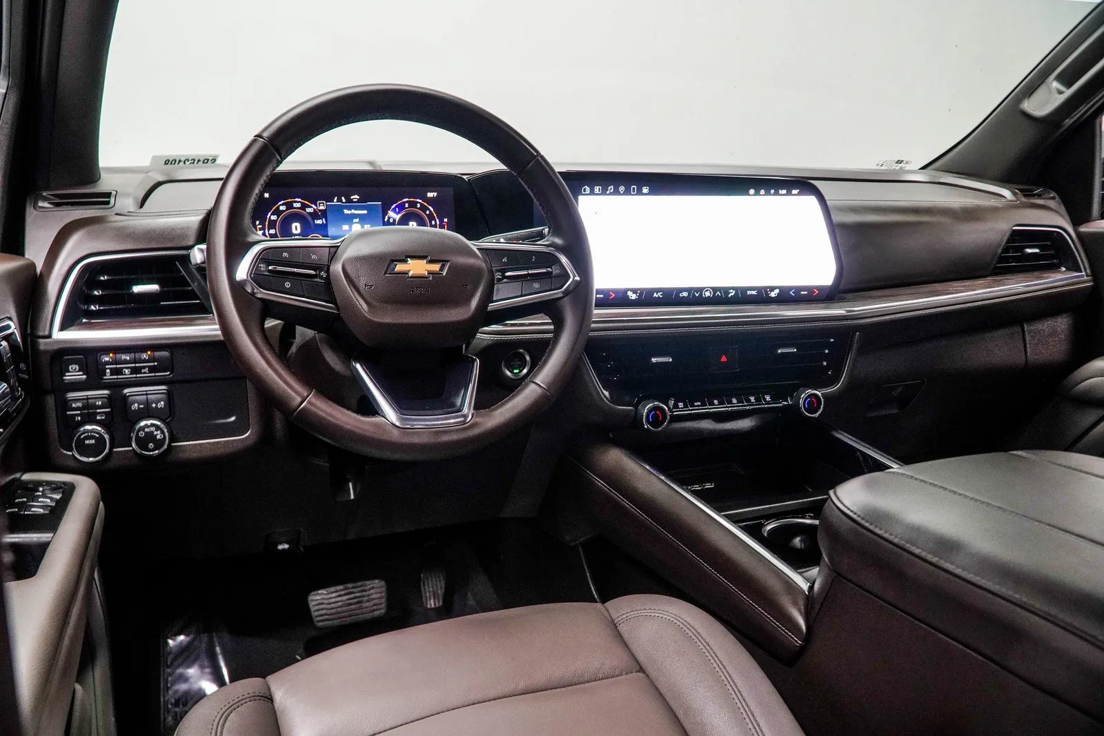 2025 Chevrolet Suburban LT, photo 16