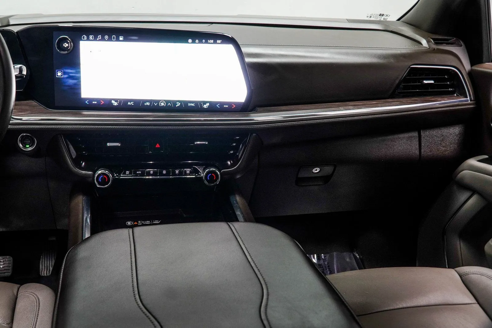 2025 Chevrolet Suburban LT, photo 18