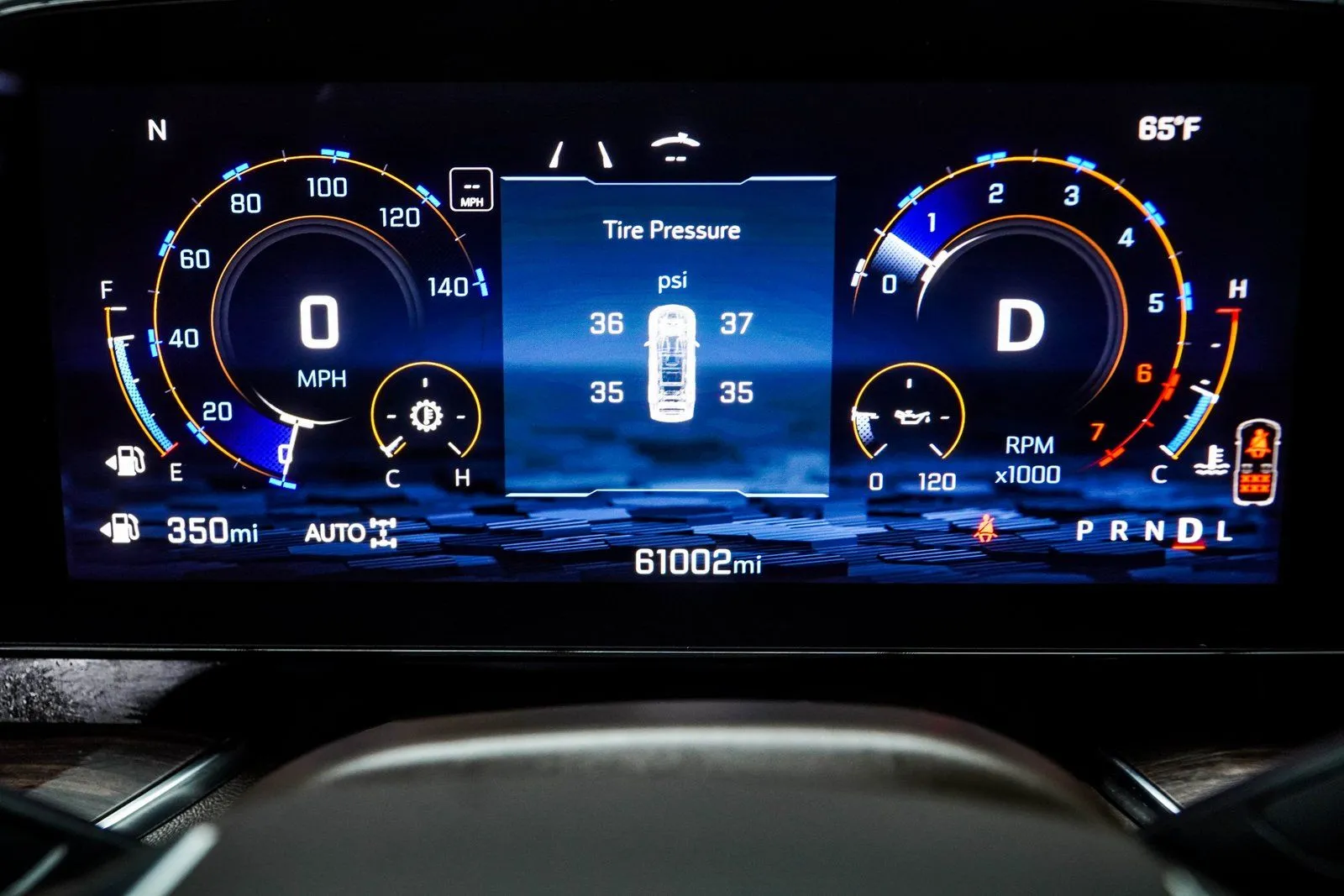 2025 Chevrolet Suburban LT, photo 35