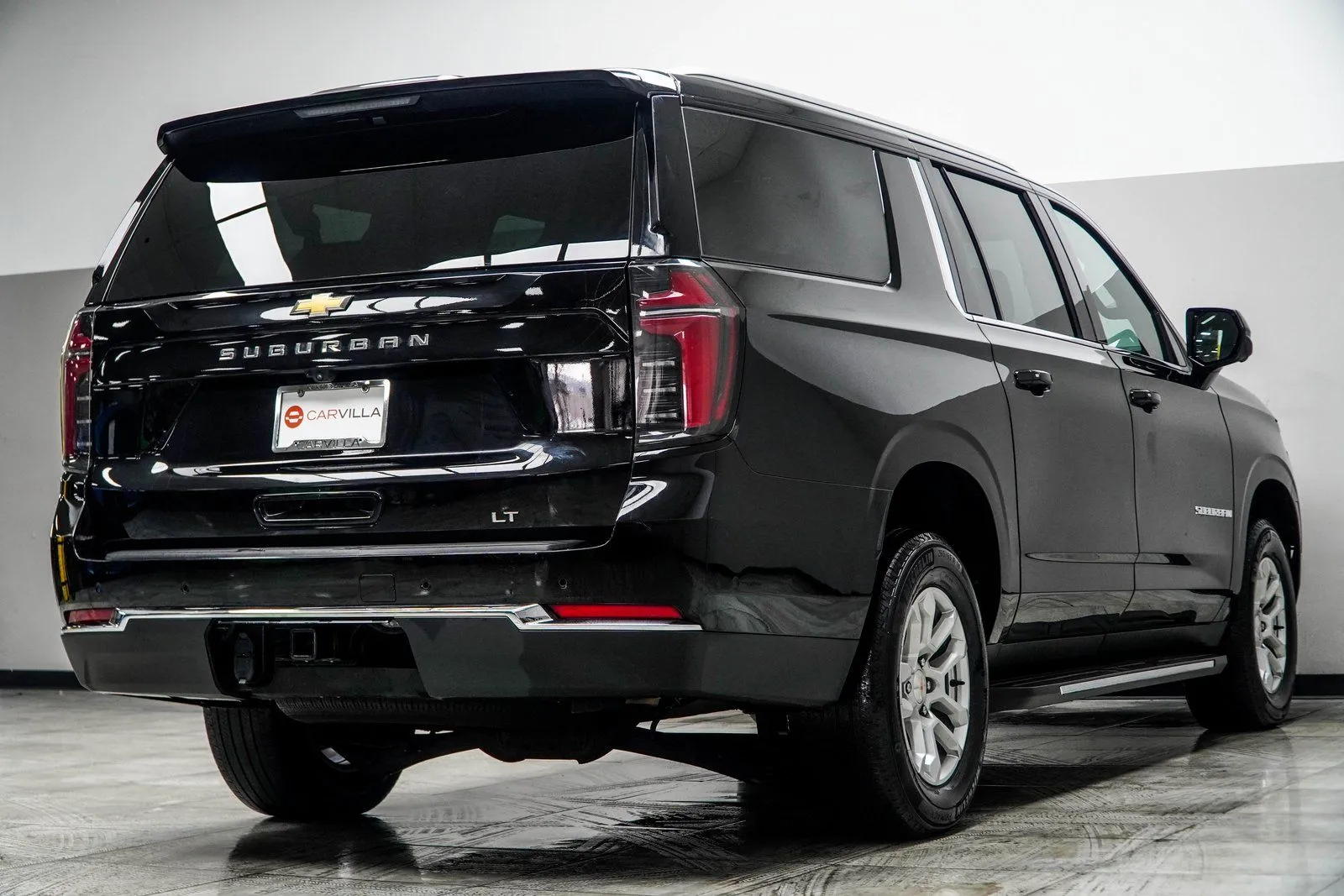 2025 Chevrolet Suburban LT, photo 13
