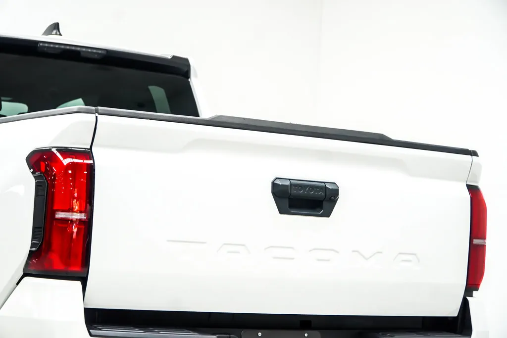 2024 Toyota Tacoma SR5, photo 13