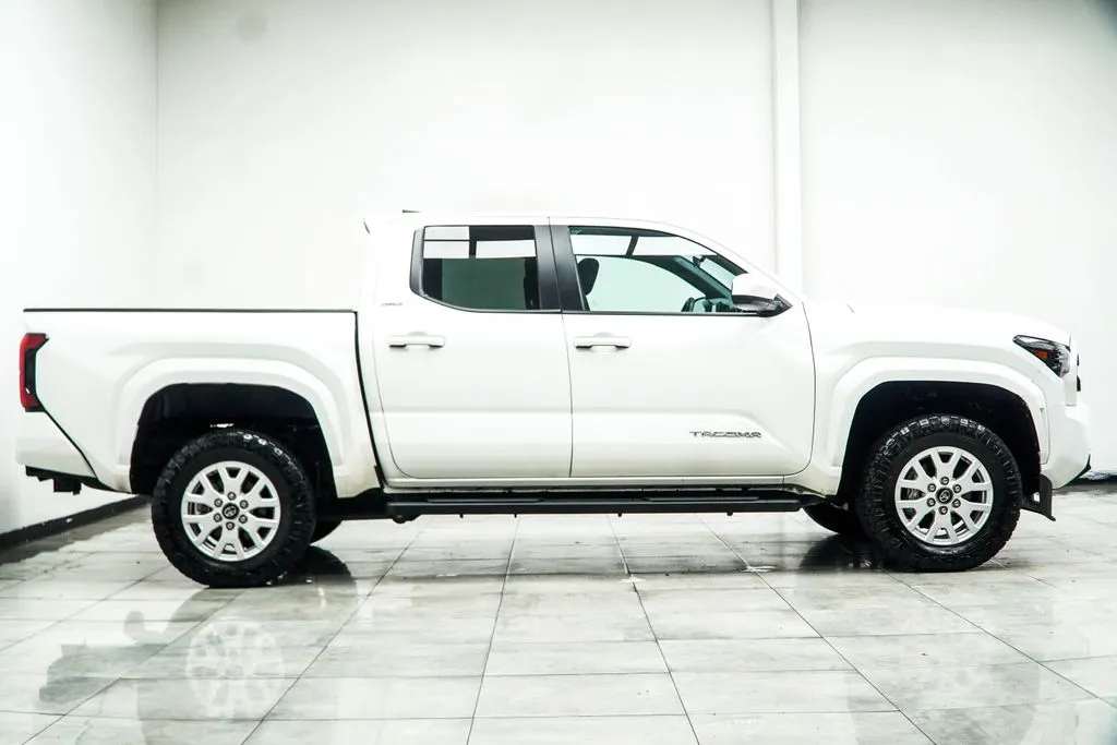 2024 Toyota Tacoma SR5, photo 6