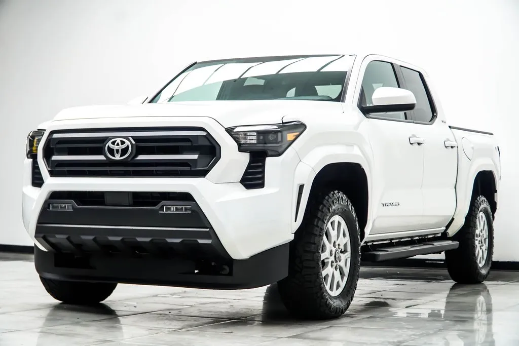 2024 Toyota Tacoma SR5, photo 8