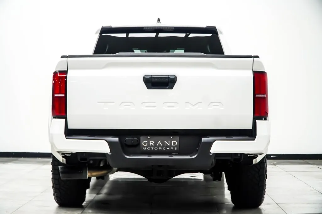 2024 Toyota Tacoma SR5, photo 11
