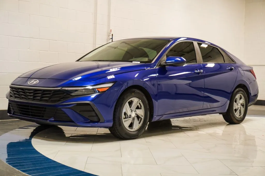 2024 Hyundai Elantra SE, photo 1