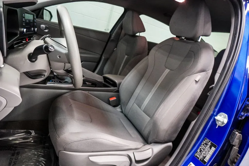 2024 Hyundai Elantra SE, photo 3