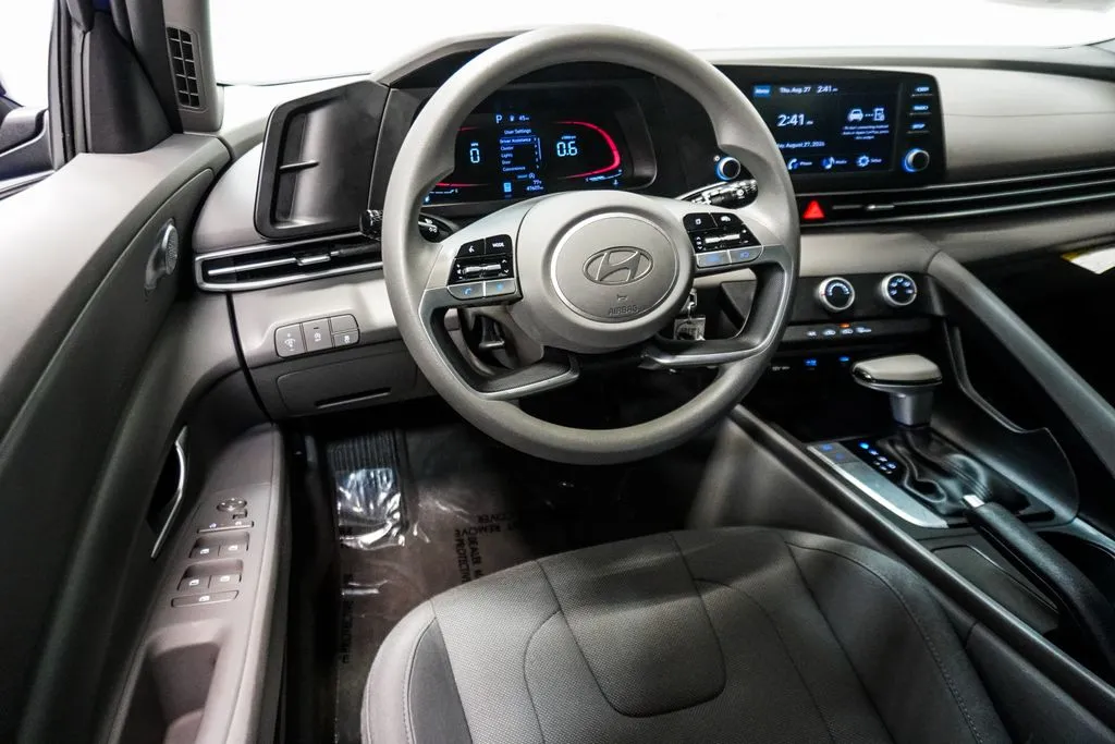 2024 Hyundai Elantra SE, photo 9