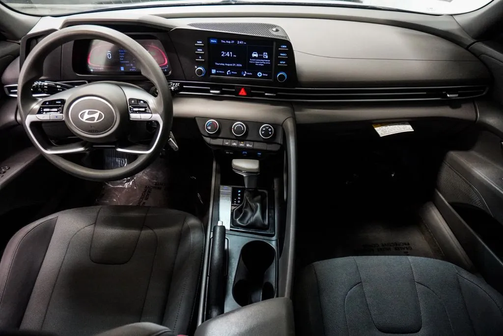 2024 Hyundai Elantra SE, photo 8