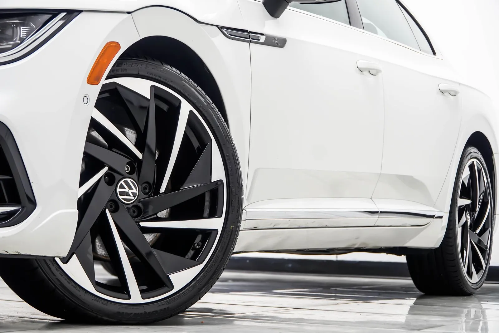 2023 Volkswagen Arteon 2.0T SEL Premium R-Line, photo 4