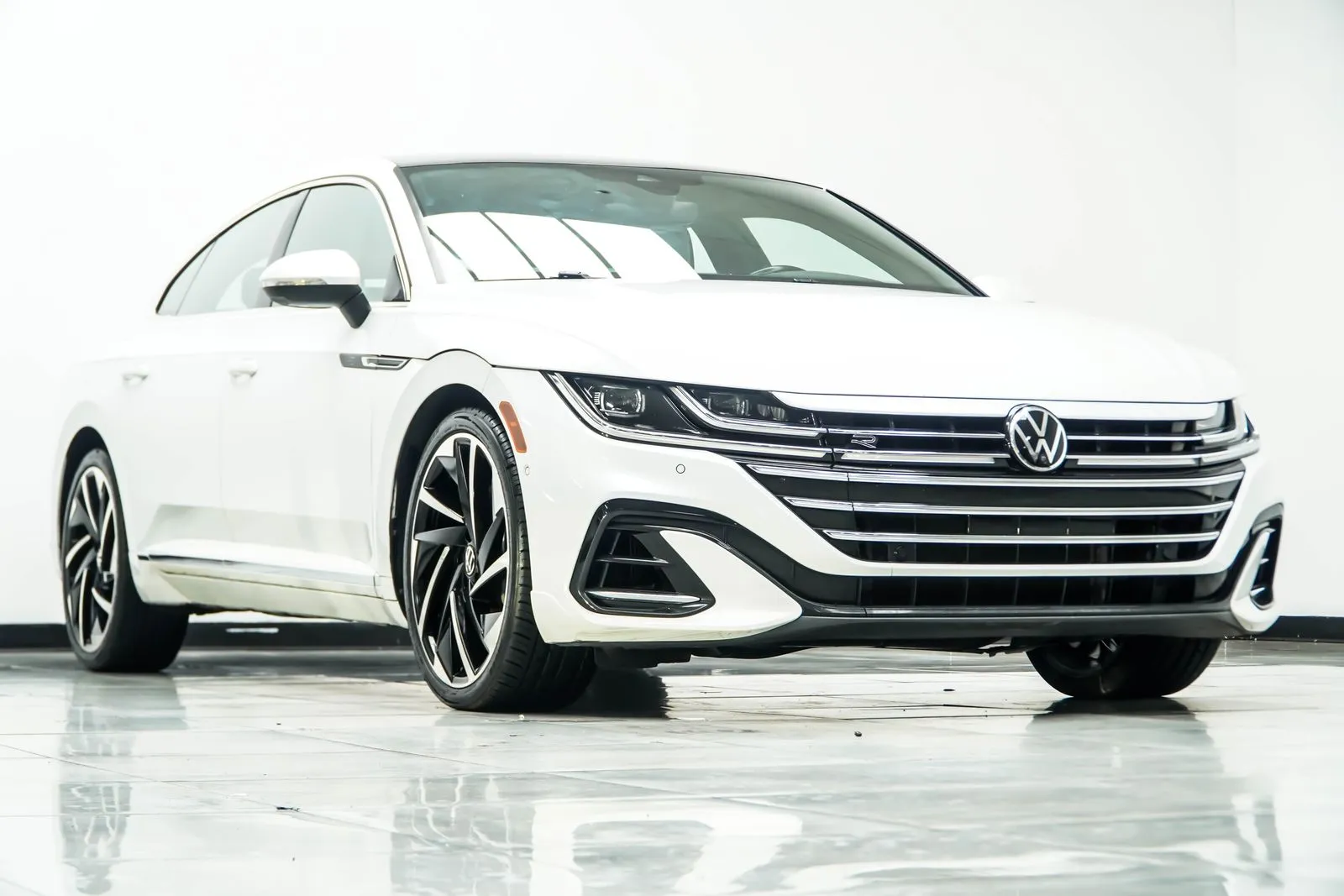2023 Volkswagen Arteon 2.0T SEL Premium R-Line, photo 2