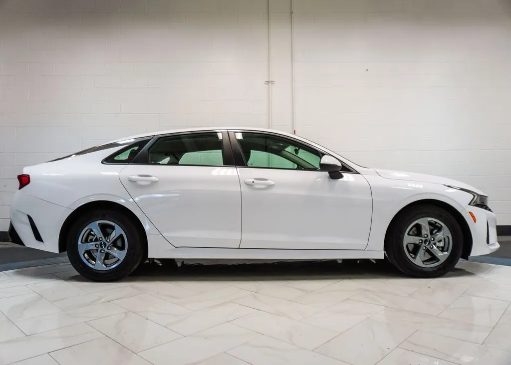 2022 Kia K5 LXS, photo 24