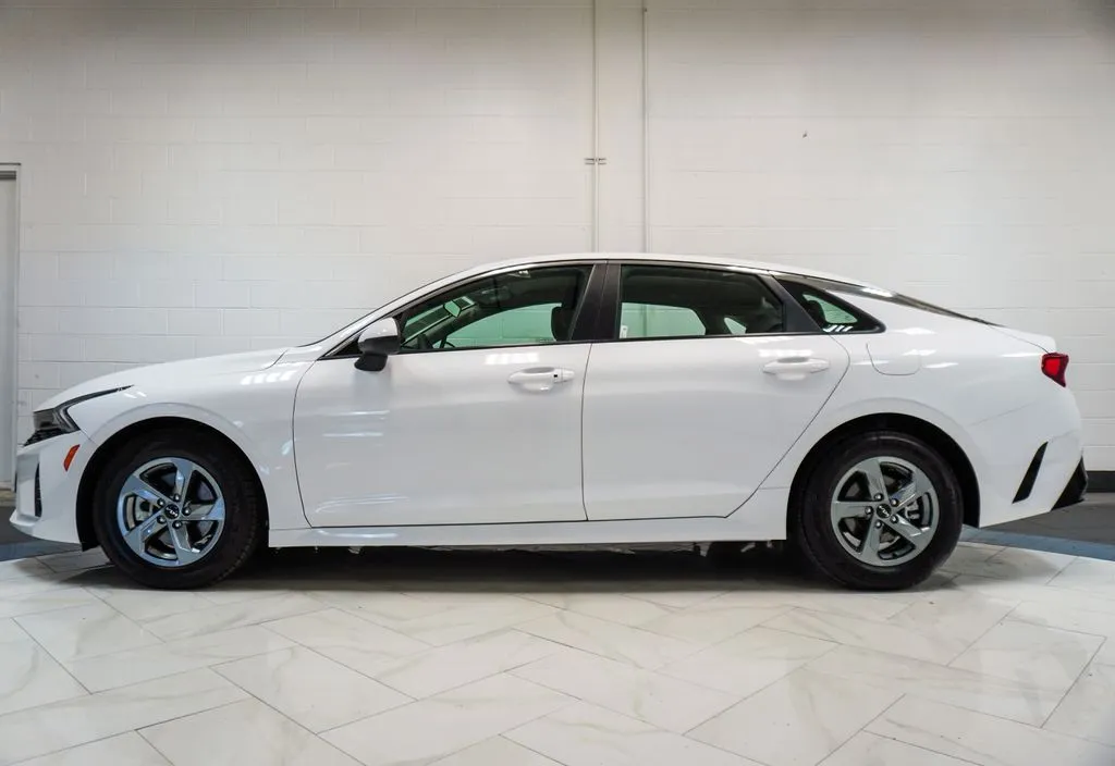 2022 Kia K5 LXS, photo 23