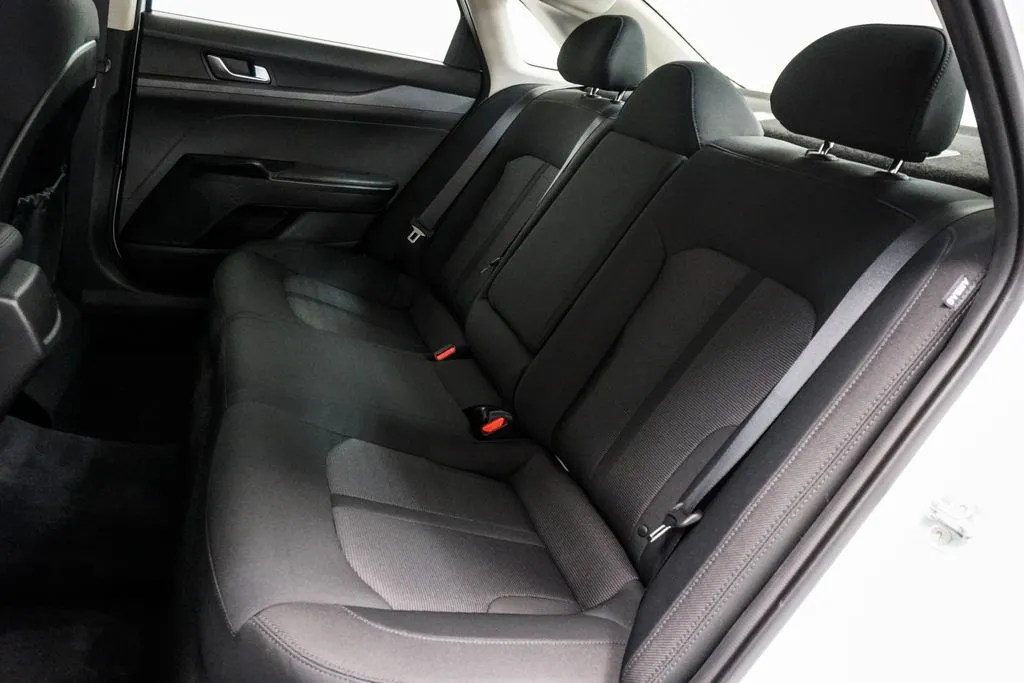 2022 Kia K5 LXS, photo 4