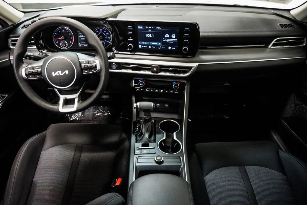 2022 Kia K5 LXS, photo 6
