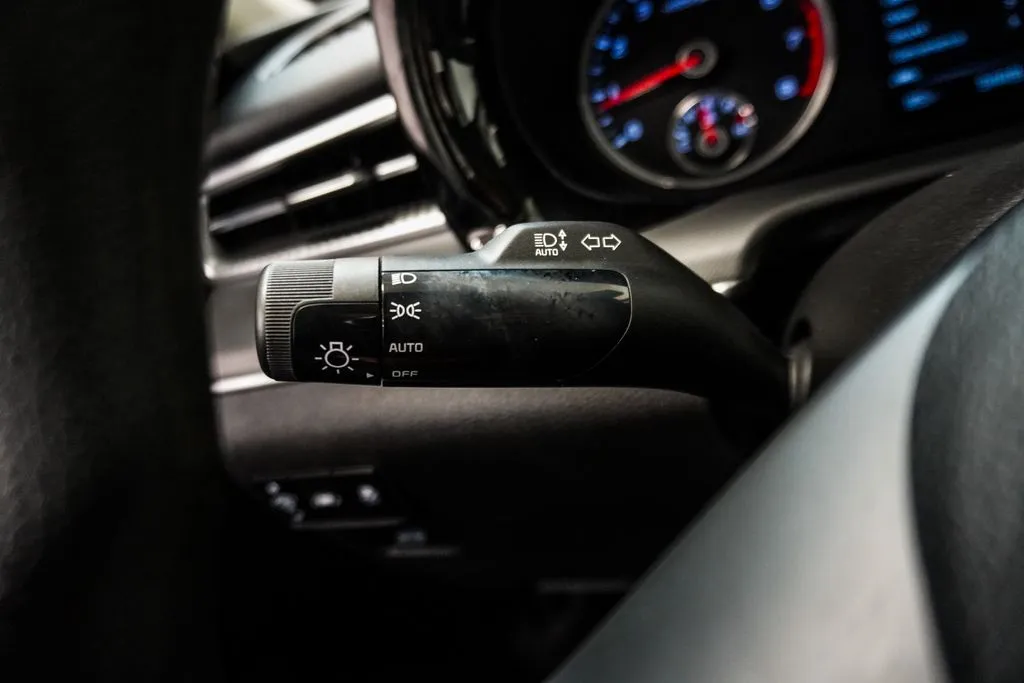 2022 Kia K5 LXS, photo 12