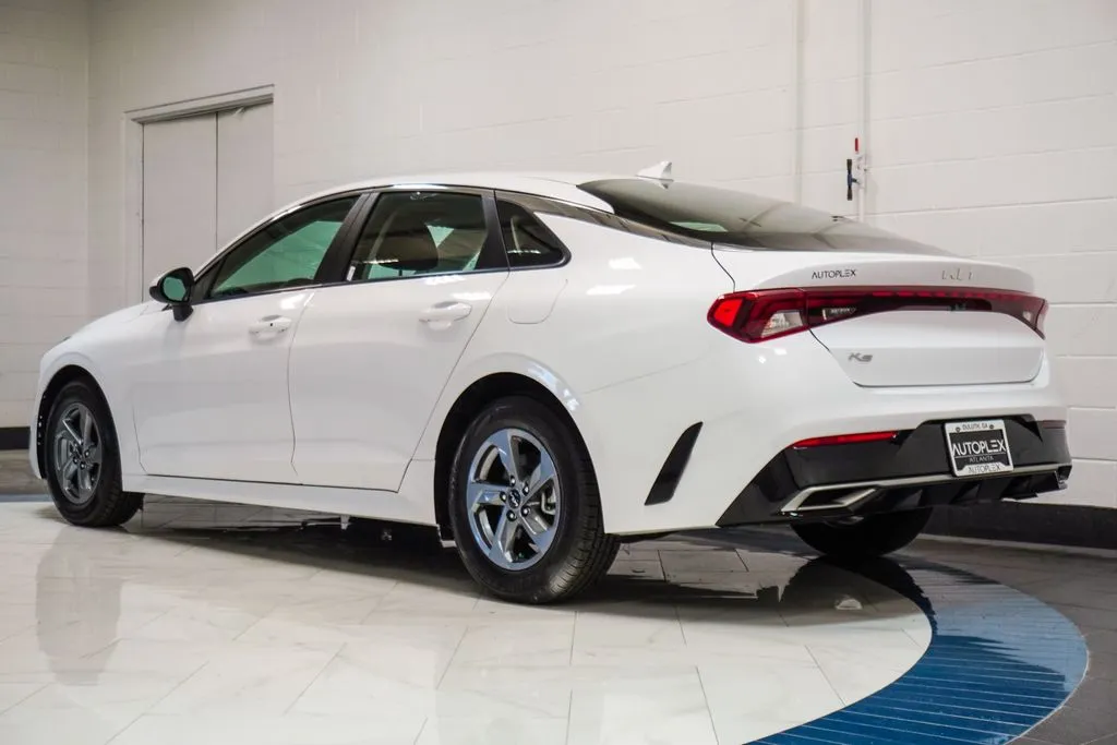 2022 Kia K5 LXS, photo 22