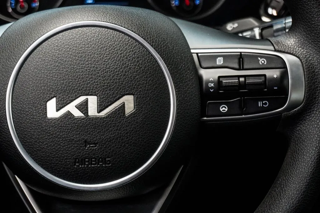 2022 Kia K5 LXS, photo 9