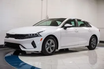 2022 Kia K5 LXS