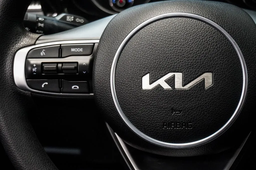 2022 Kia K5 LXS, photo 10