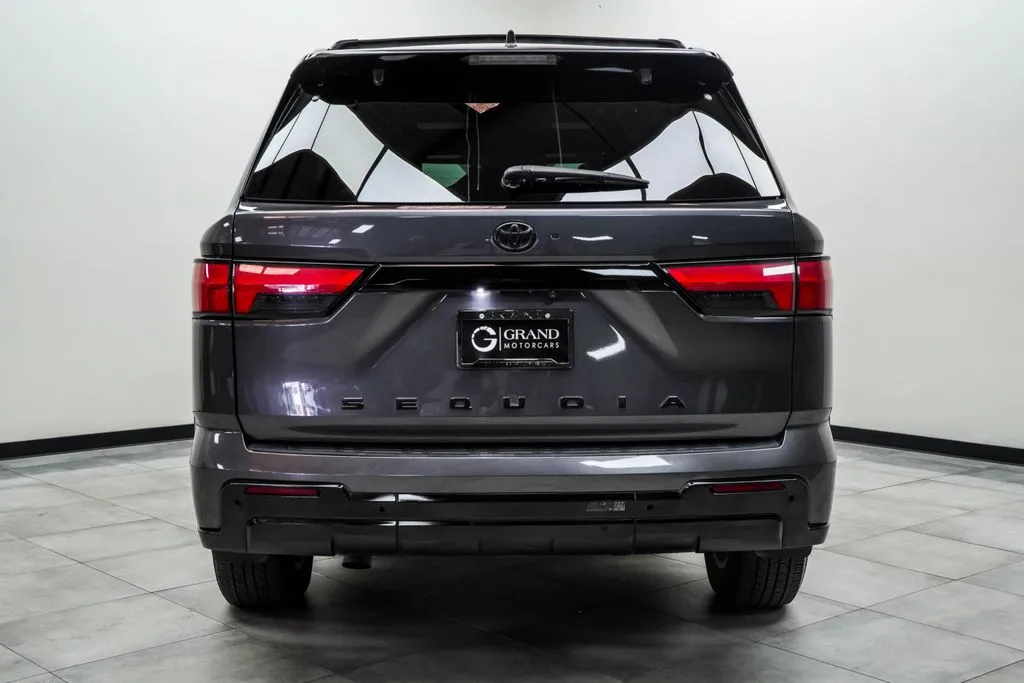 2024 Toyota Sequoia Platinum, photo 7