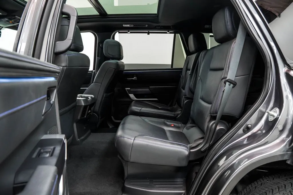 2024 Toyota Sequoia Platinum, photo 12