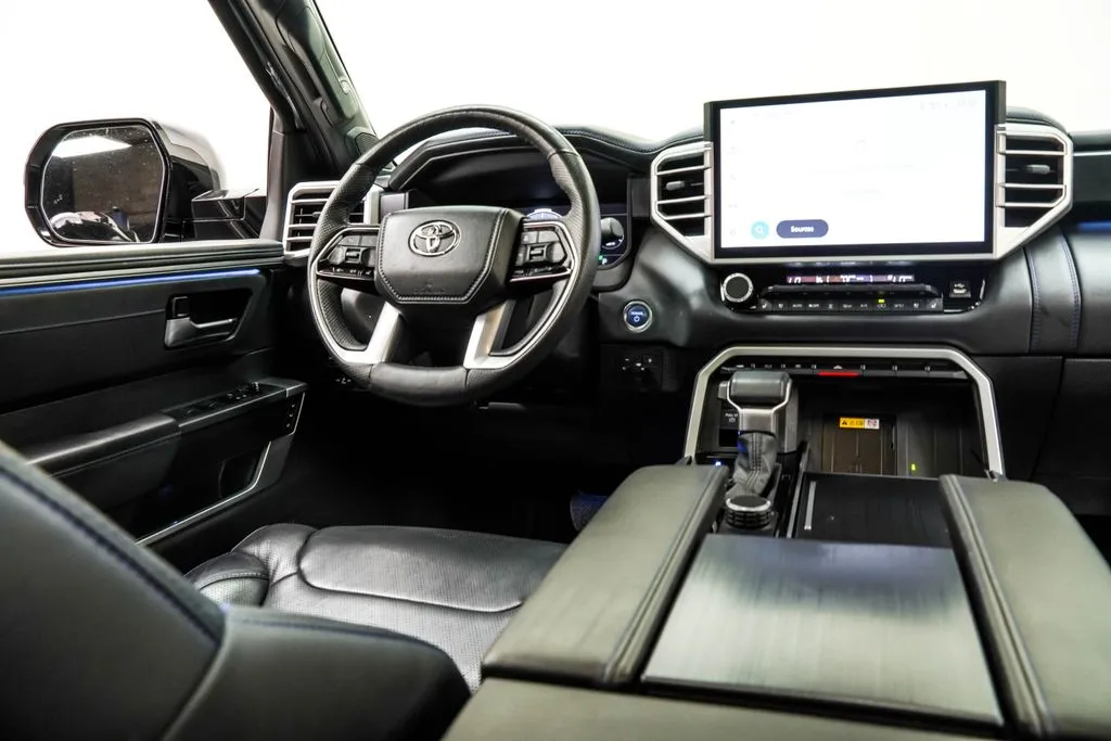 2024 Toyota Sequoia Platinum, photo 18