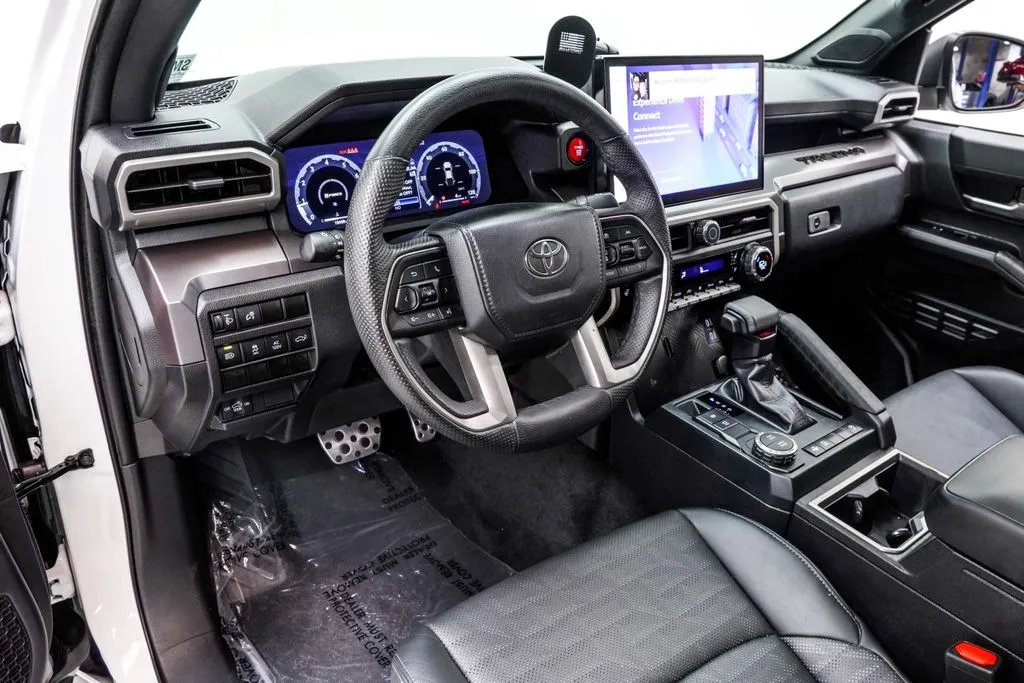 2025 Toyota Tacoma TRD Sport, photo 18