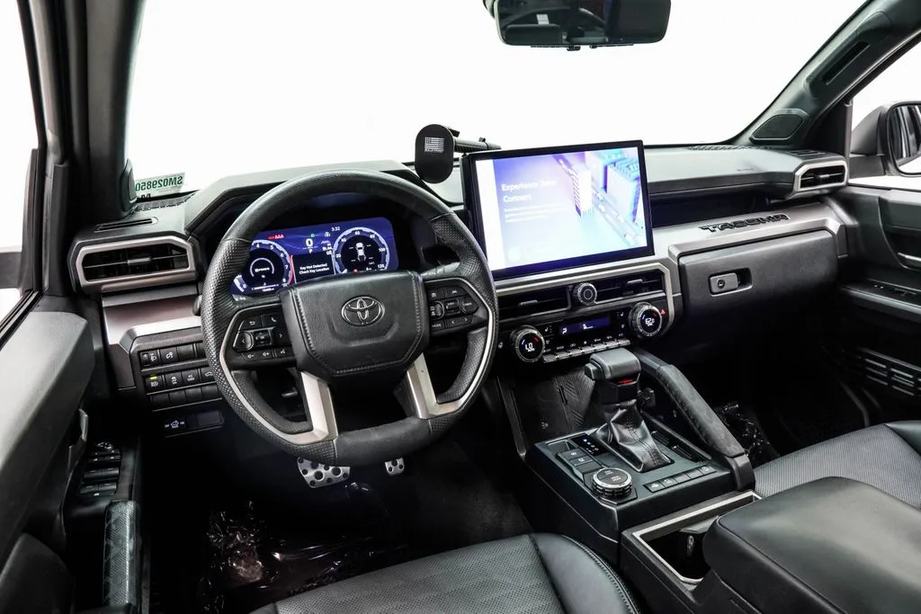 2025 Toyota Tacoma TRD Sport, photo 3