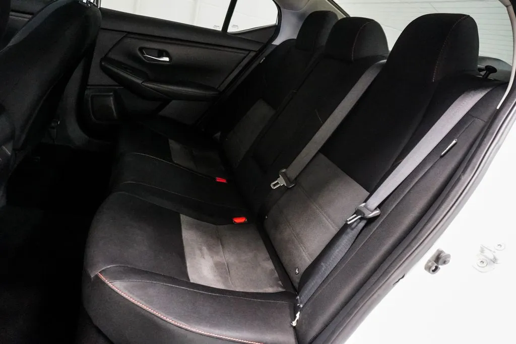 2022 Nissan Sentra SR, photo 4