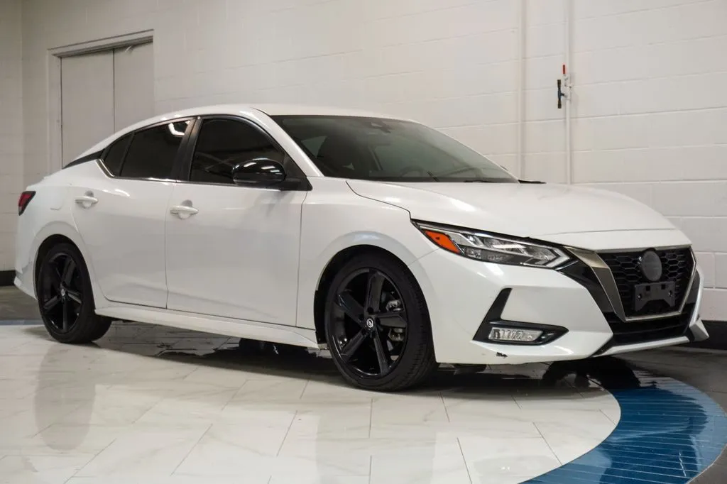 2022 Nissan Sentra SR, photo 2