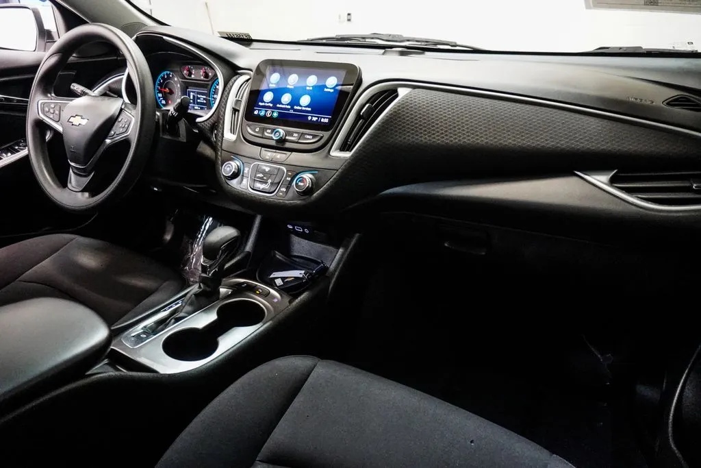 2024 Chevrolet Malibu LS, photo 6