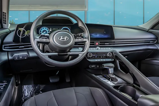 2024 Hyundai Elantra Hybrid Blue, photo 12