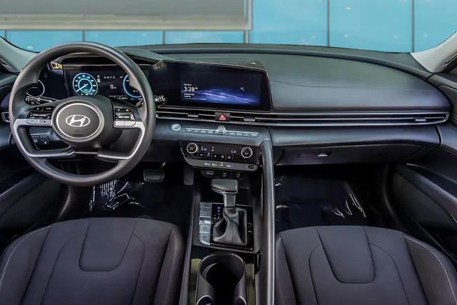 2024 Hyundai Elantra Hybrid Blue, photo 10