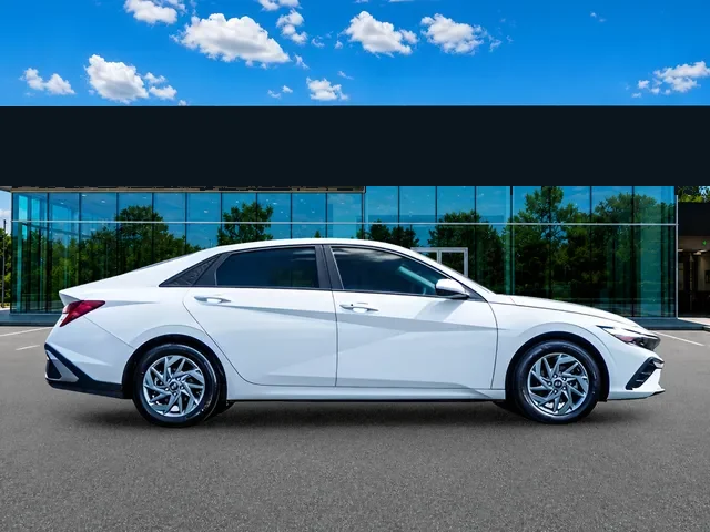 2024 Hyundai Elantra Hybrid Blue, photo 7