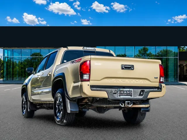 2019 Toyota Tacoma TRD Off-Road, photo 2
