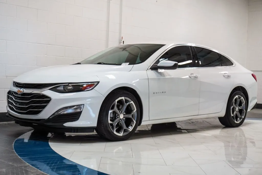2024 Chevrolet Malibu LT, photo 2
